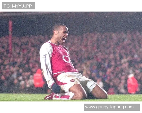 英超足球明星队的荣耀与传奇之路探索与回顾 英超足球明星队的荣耀与传奇之路探索与回顾